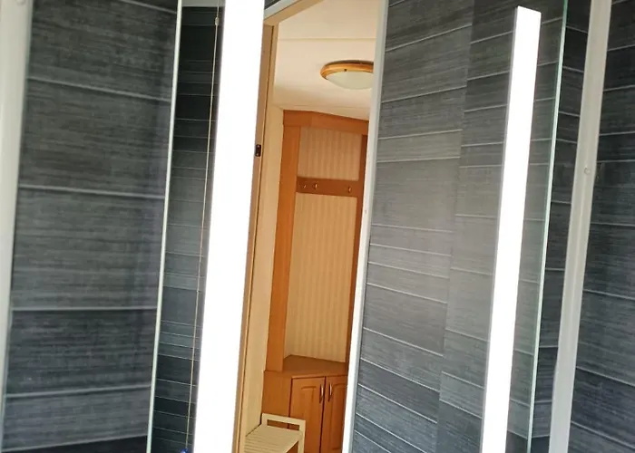 8 Berth Sealands