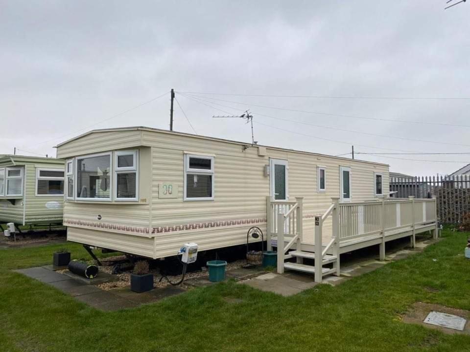Campsite 8 Berth Sealands *