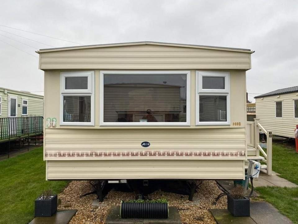 8 Berth Sealands