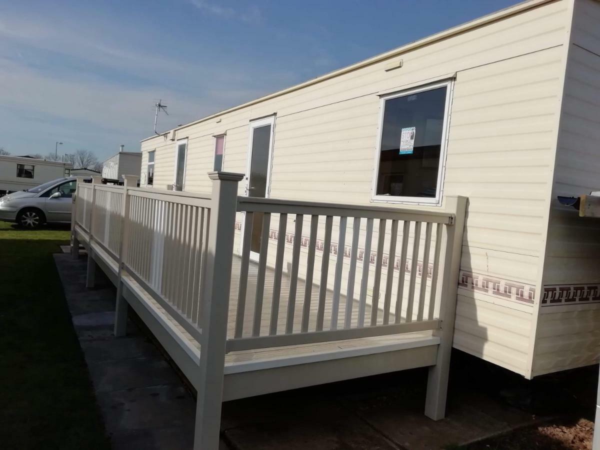 Campsite 8 Berth Sealands *